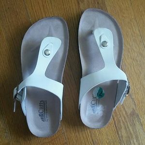 White Mountain by Cliffs white sandals